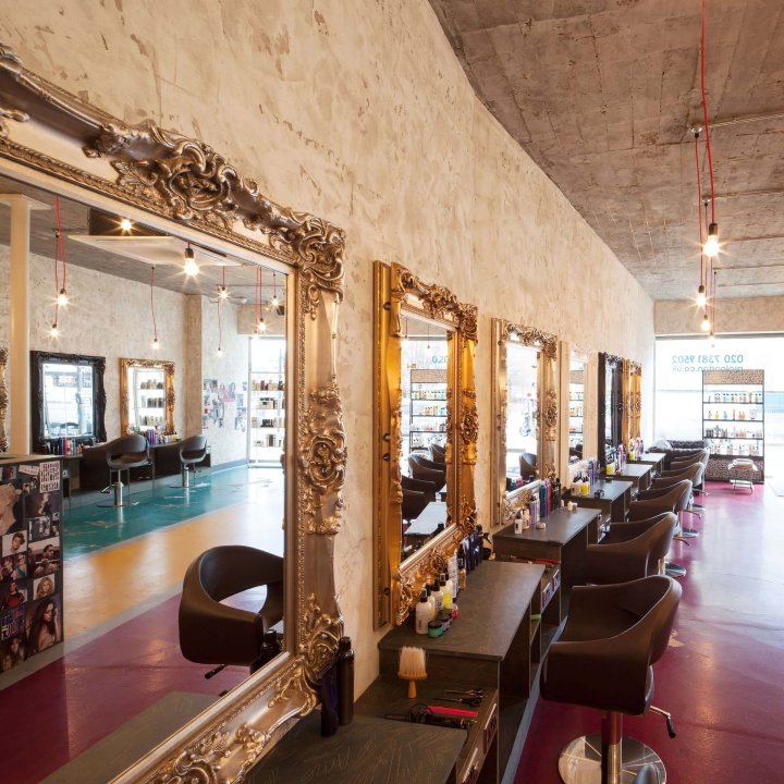 Gro Salon, Fulham