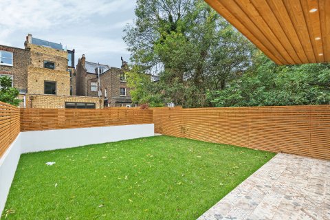 Balham Park Road, Balham